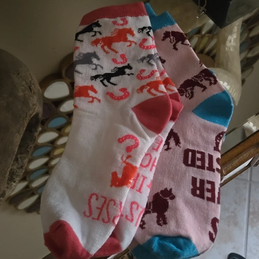 2 Pr Horse pattern Equestrian socks Bundle for the fashionable horse enthusiast